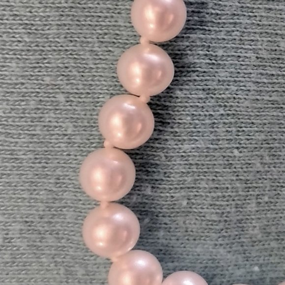 Rare Aura 24" White Freshwater Cultured AA Quality 5-6mm Pearl Necklace - Picture 3 of 9